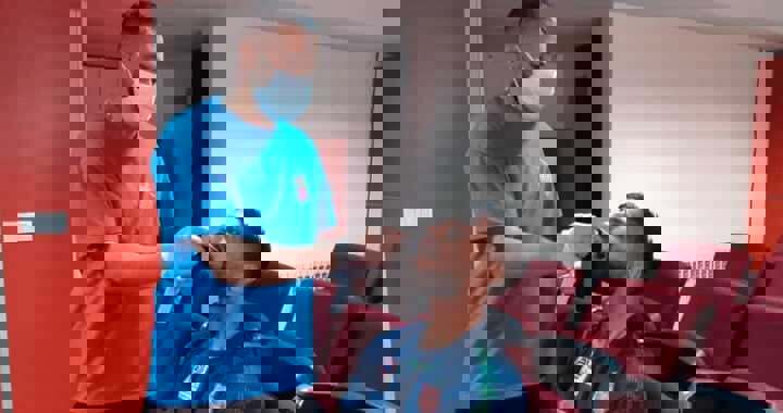 سختگیری شدید در دوحه؛ راننده سیگاری اخراج شد!