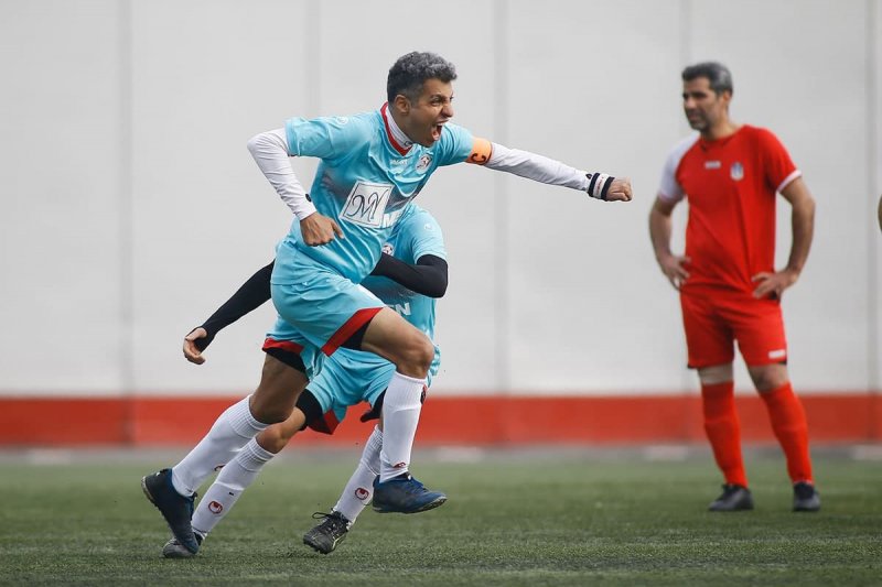 فریادهای بنفش عادل در سکوت درفشیفر! (عکس)