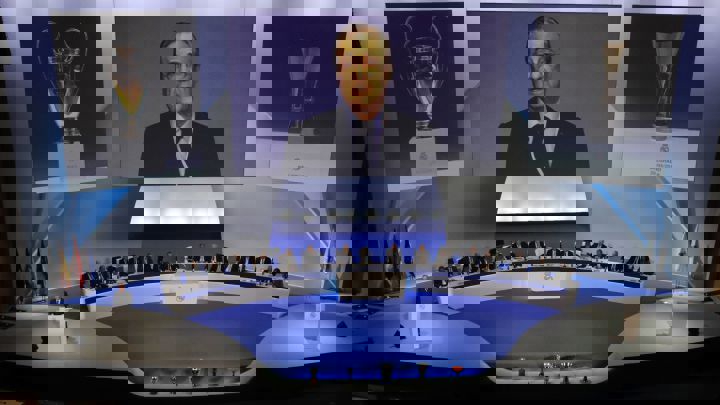 1555370
