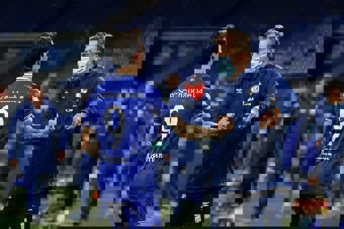 1556046