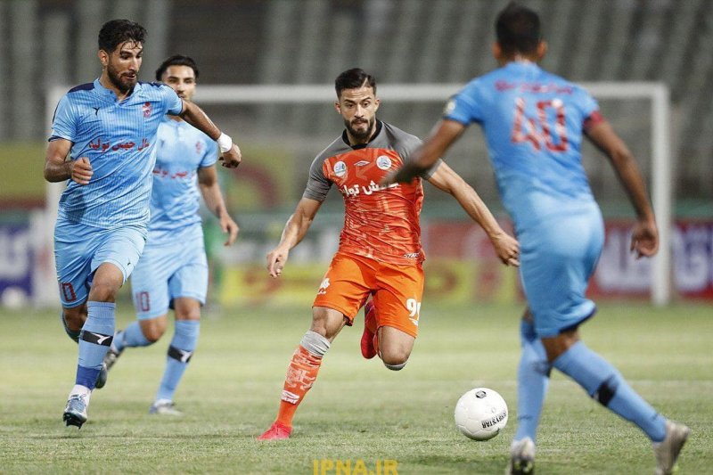 رونمایی از ۱۱ بازیکن پیکان و سایپا