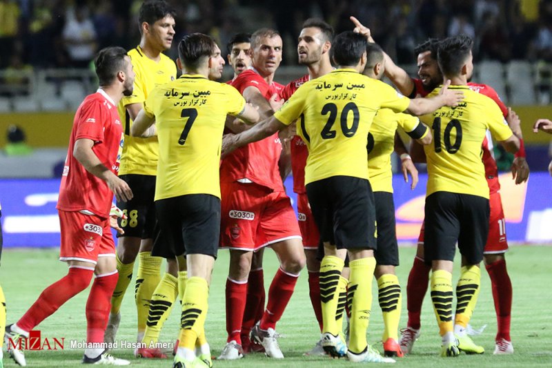 پرسپولیس - سپاهان روی دست سازمان لیگ ماند!