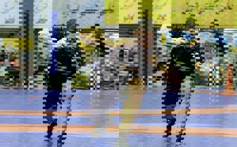 1557337