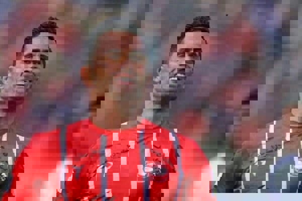1557496