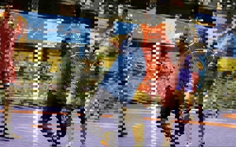 1557765