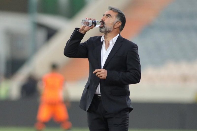 حرکت عجیب محمود فکری در رختکن گل گهر!