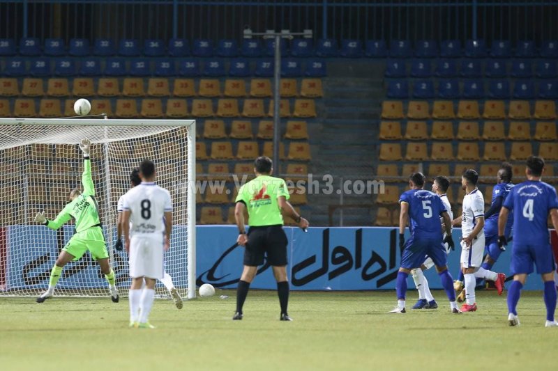 گلگهر 1- استقلال 2؛ صدرنشینی با سیو رشید