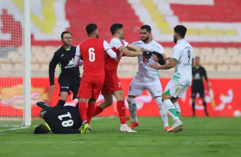 ماجرای عصبانیت حسینی از لک و کارت قرمز(عکس)