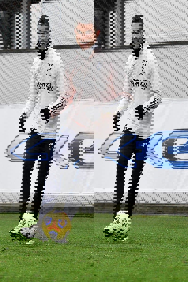 1558755