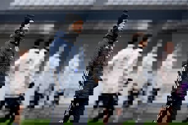 1558979