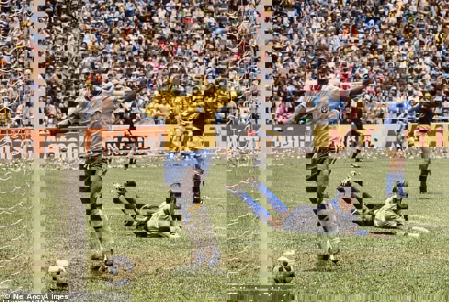 1559343