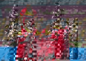 این پیرمرد بهترین گلزن تاریخ لیگ است (عکس)