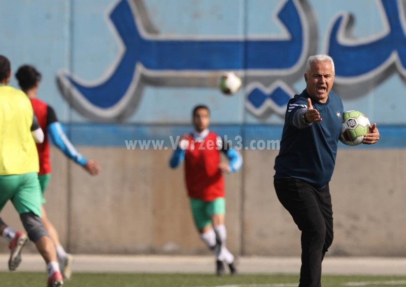 پیوس: افتخار میکنم بازوبند در دست سیدجلال است