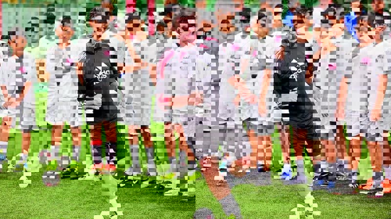 تام بایر: تمرینات آرات حسینی را تایید نمیکنم