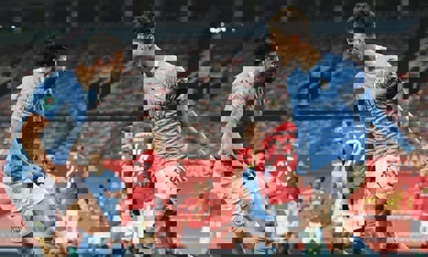 1560271
