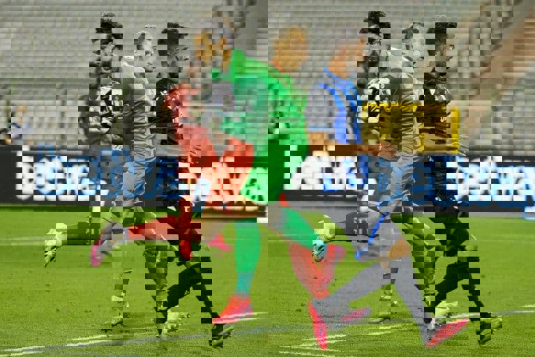 1560390