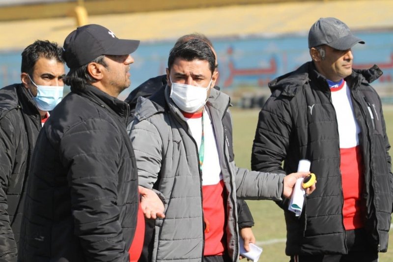 با احترام به تماشاگران؛ مربی جوان می ماند