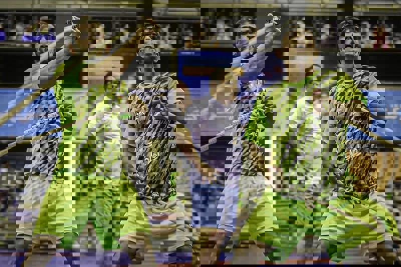 1561034