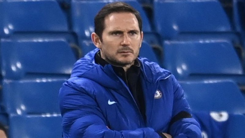 لمپارد: سیاستمداران هم پروتکلها را زیر پا میگذارند