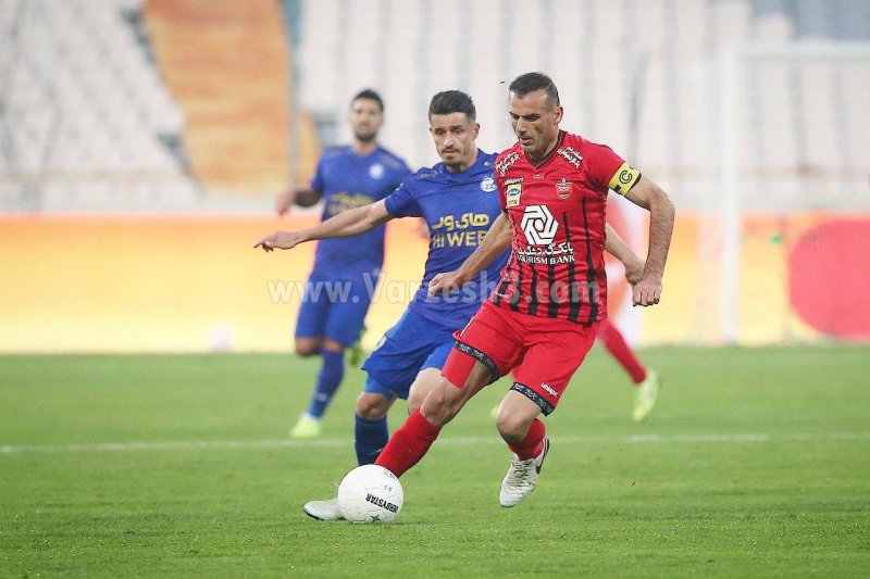 سیدجلال مقابل ماشینسازی بازی می کند (عکس)