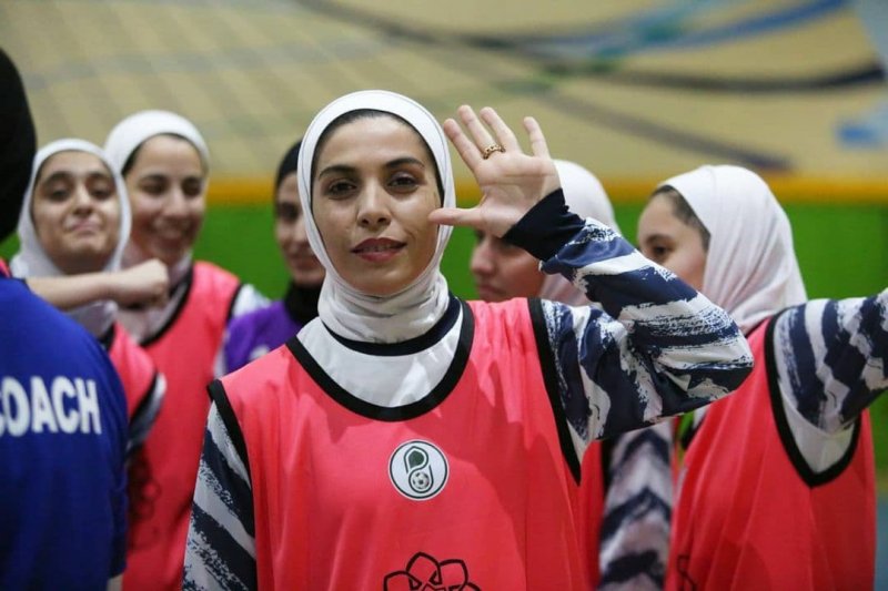 بازگشت خانم گل فوتسال به مشهد(عکس)