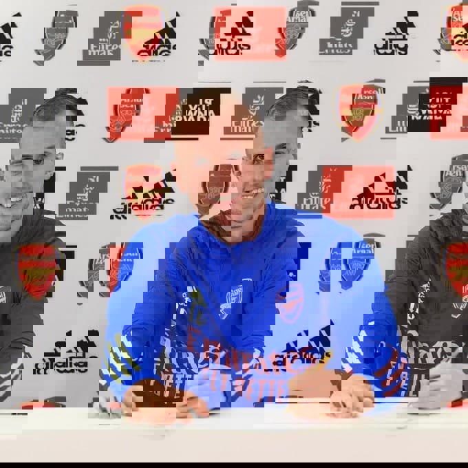 1562028