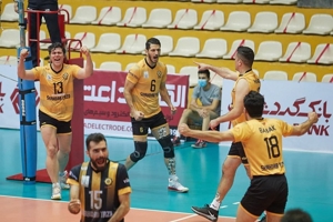 لیگ والیبال؛ سپاهان موقتا صدرنشین شد