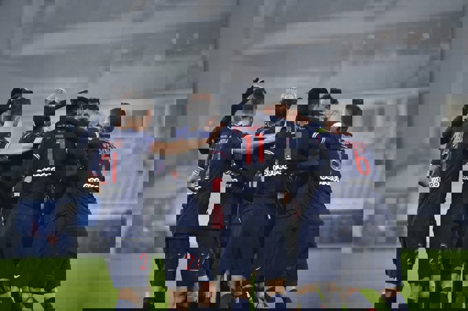 1562388