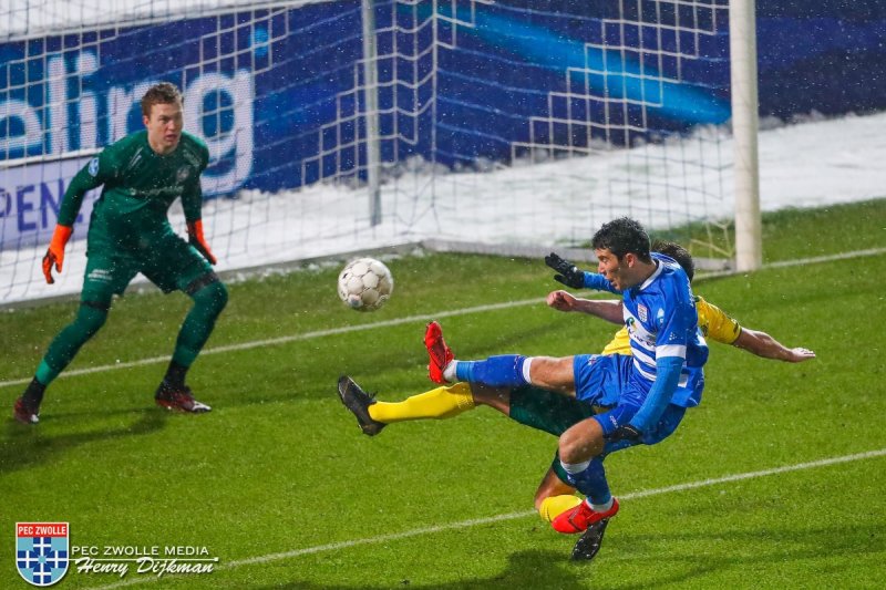 فرصت کوتاه به قوچاننژاد در باخت زوله