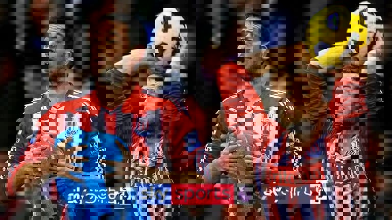 1563291