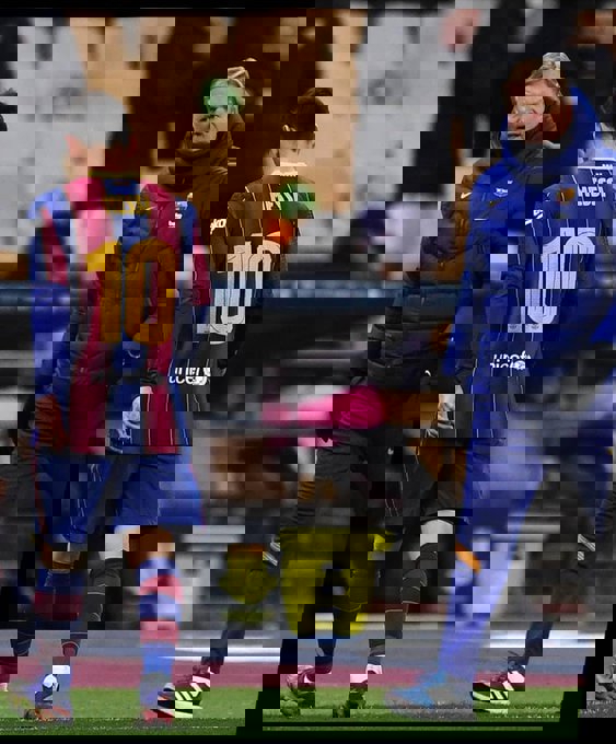 1563504