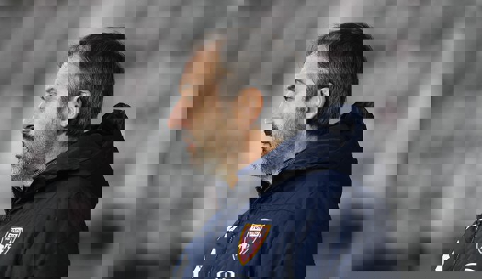 1563899