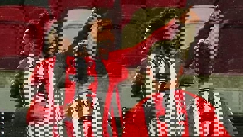 جست و خیز قدوس روی پشت بام دو برج (عکس)