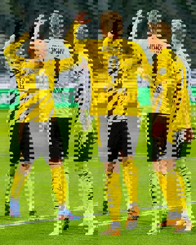 1564951