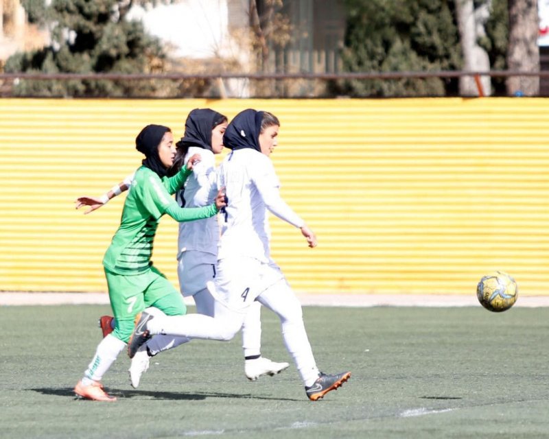 فوتبال زنان: سیرجانیها در یکقدمی قهرمانی