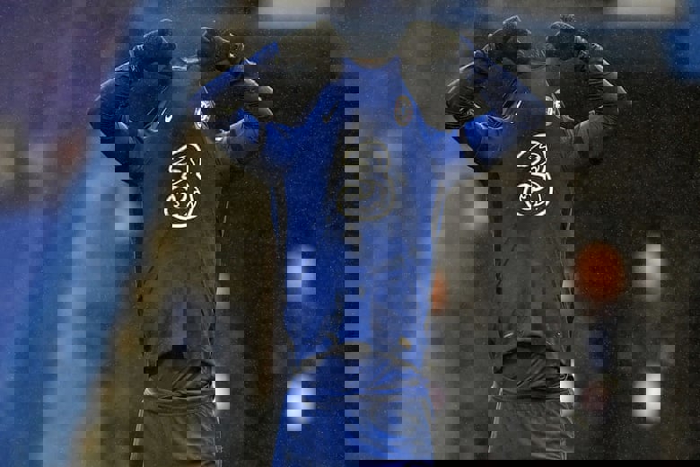 1565624