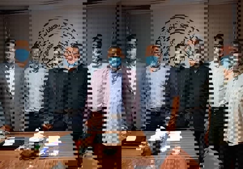 1565785