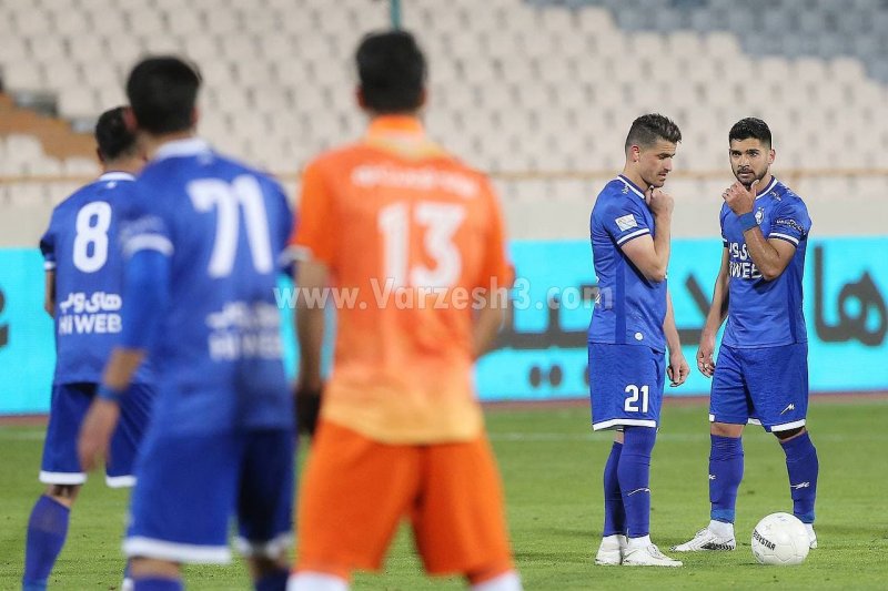 آقای فکری باید تصمیم بگیرید (عکس +آنالیز)