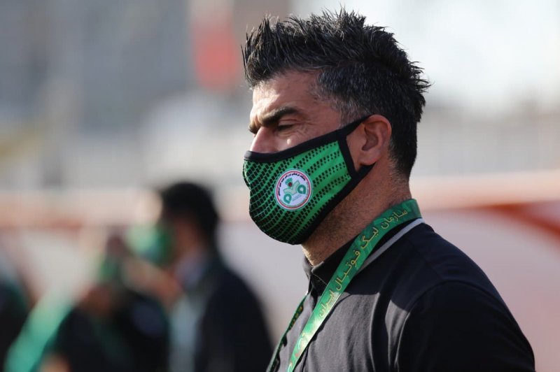 تقی پور : اصفهانیان پدر ذوب آهن را درآورده!