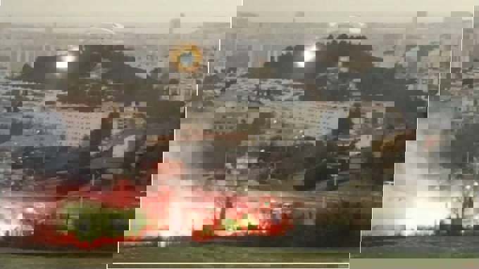 شورش در شهر؛ بندر را به آتش کشیدند! (عکس)