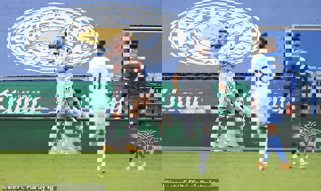 1568016