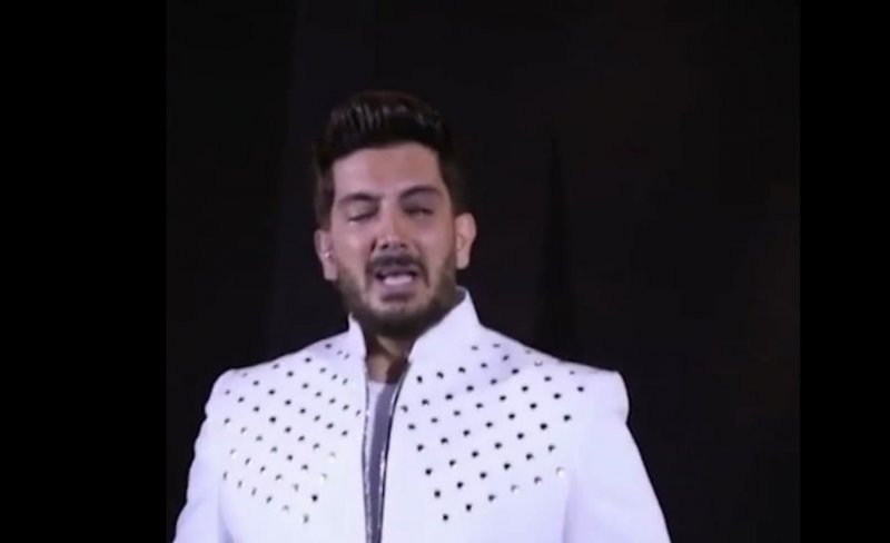 اشکهای فرزاد فرزین به یاد انصاریان(عکس)