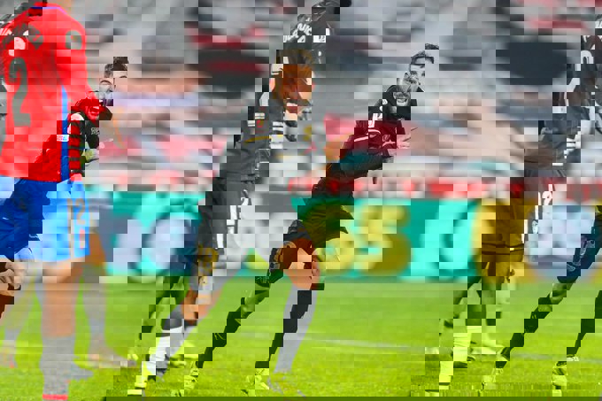 1568999