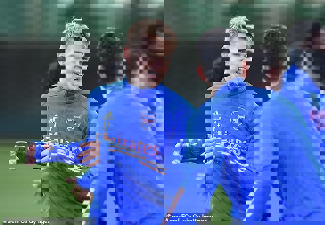 1569888
