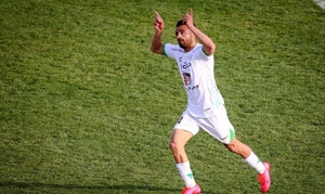 گل زیبایی که در دربی اصفهان گم شد