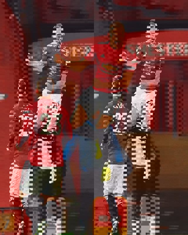 1570110