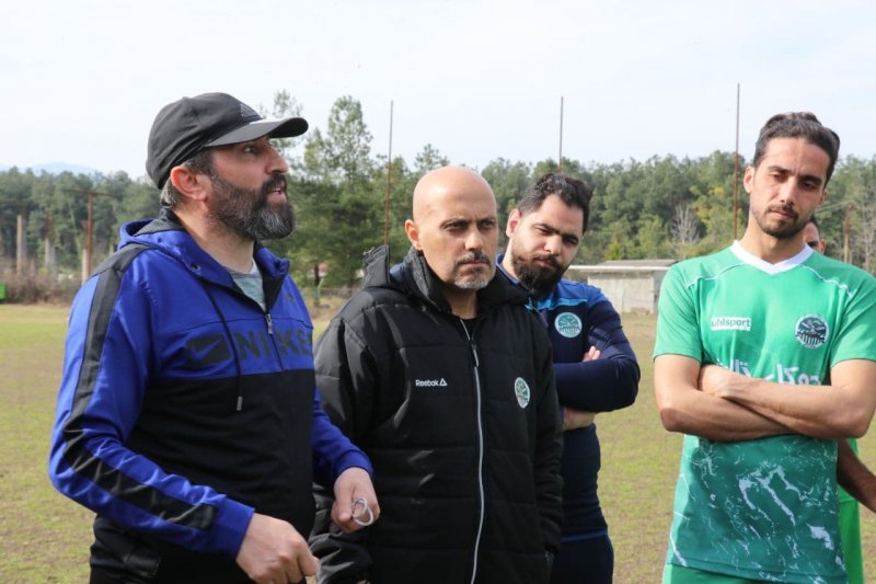 استقبال از علی چینی در تمرین تیم چوکا (عکس)