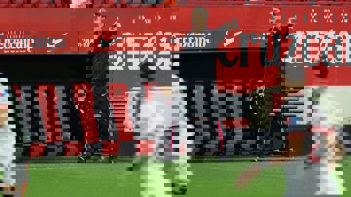 1571422