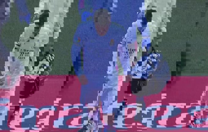 1572623