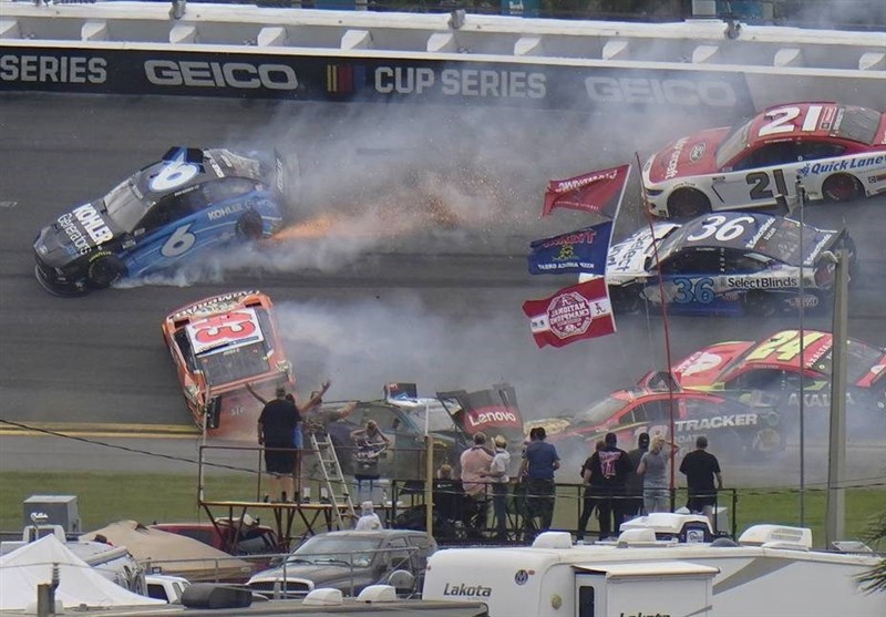 تصادف 16 ماشین در نسکار